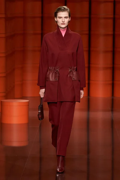 Look 19